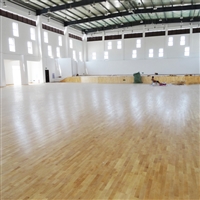 篮球馆枫桦木运动地板 体育木地板施工安装