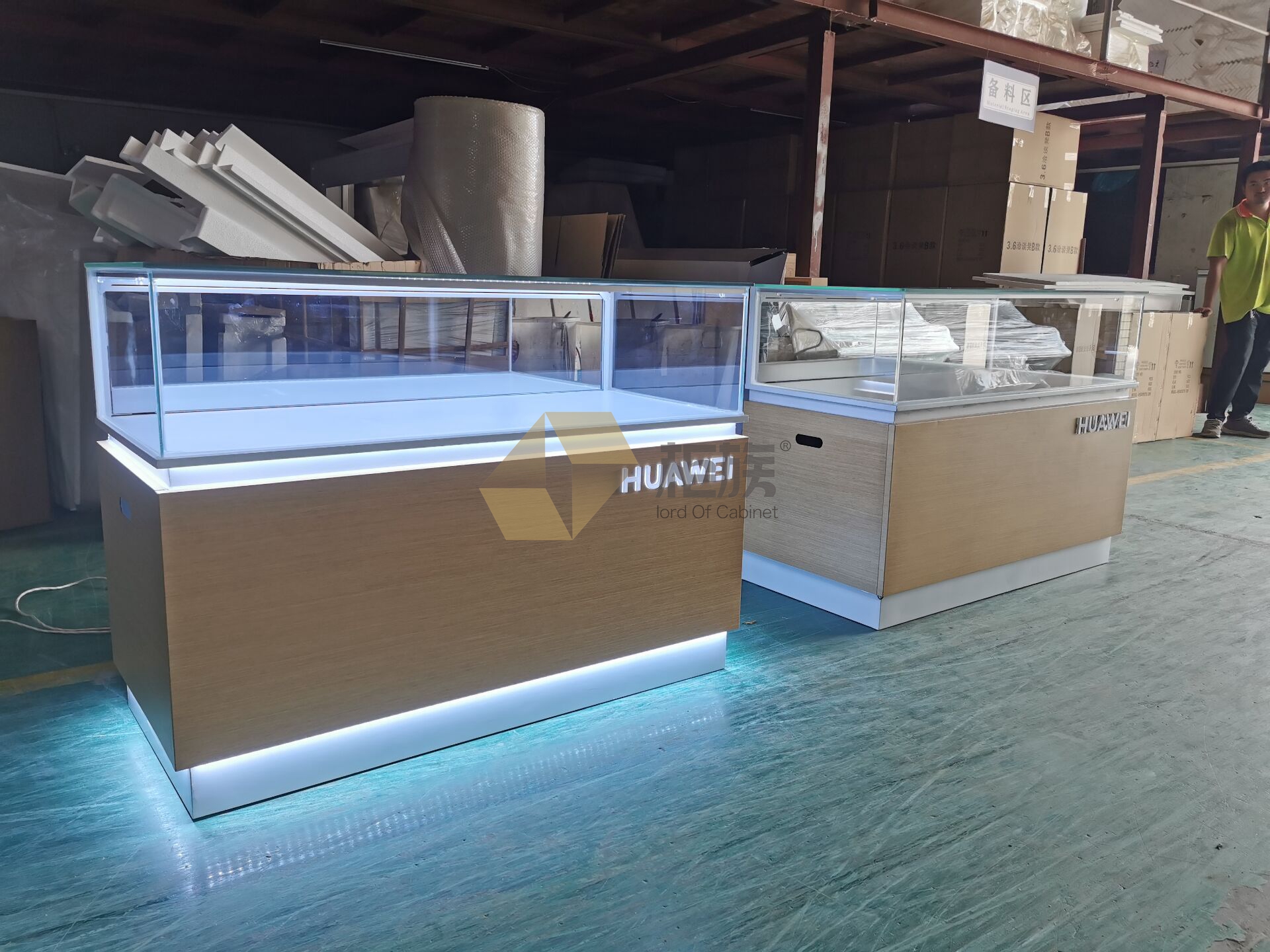 华为体验店2021款智能版展示柜定制