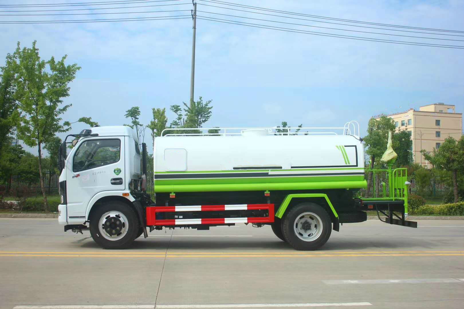 天锦园林绿化车