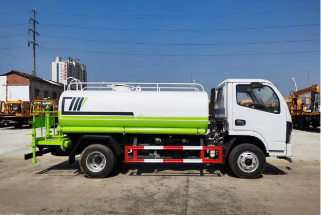 小院镇拉水车拉水车价格水车价格5吨拉水车保温拉水车生产厂家