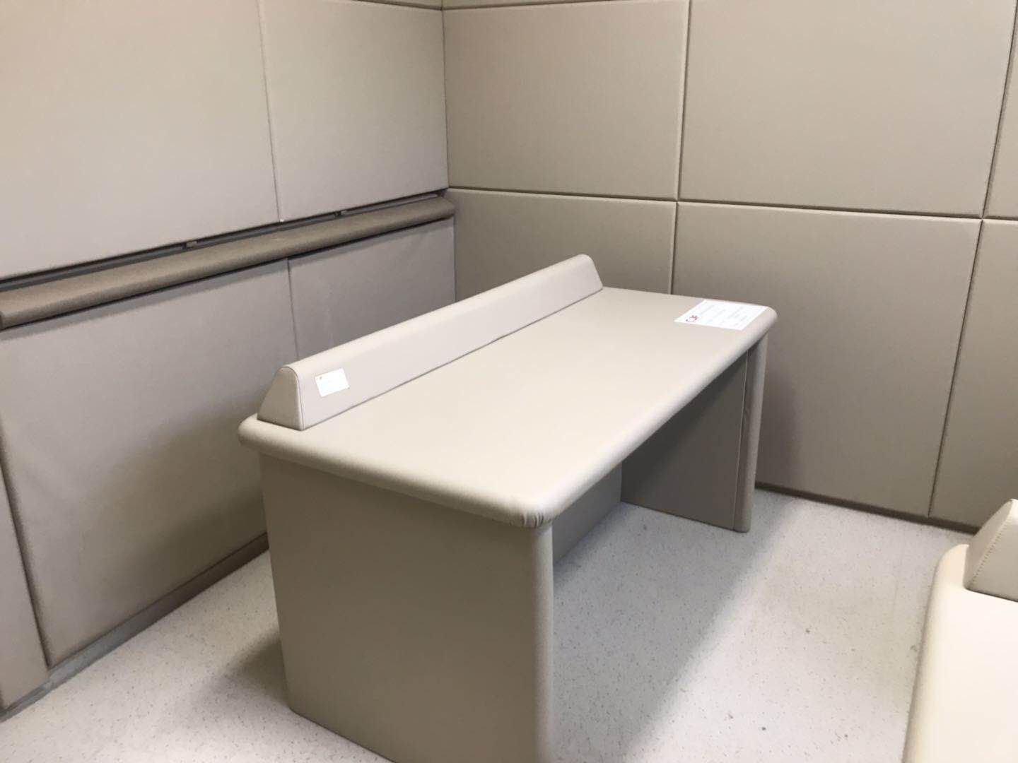 广州纪委谈话室防撞软包桌椅