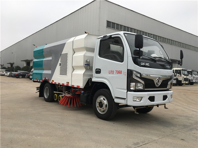 楚胜制造东风多利卡5方洗扫车