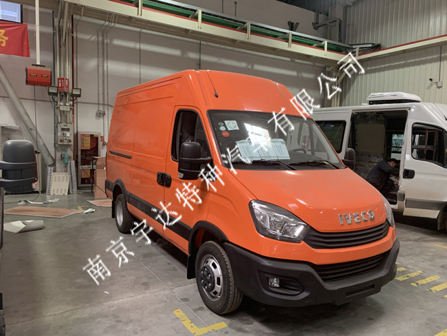 依维柯流动验光车 依维柯科普宣传车 流动营业厅车