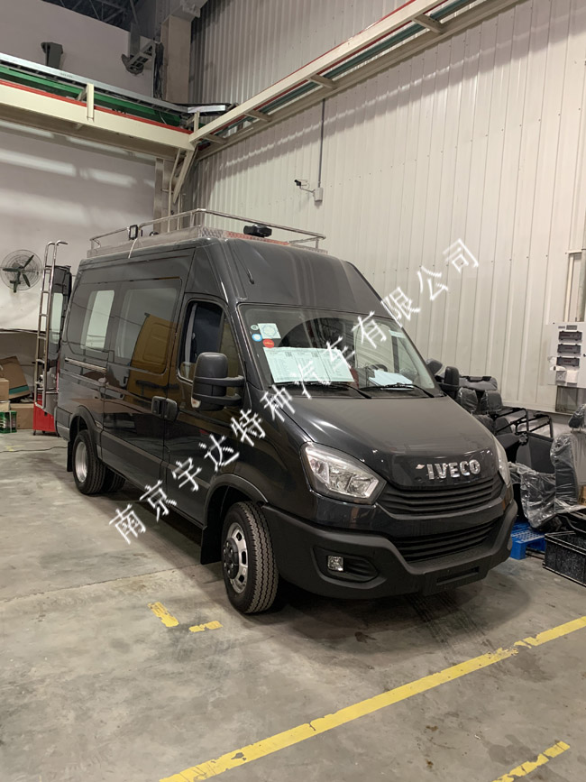 依维柯流动验光车 依维柯科普宣传车 流动营业厅车