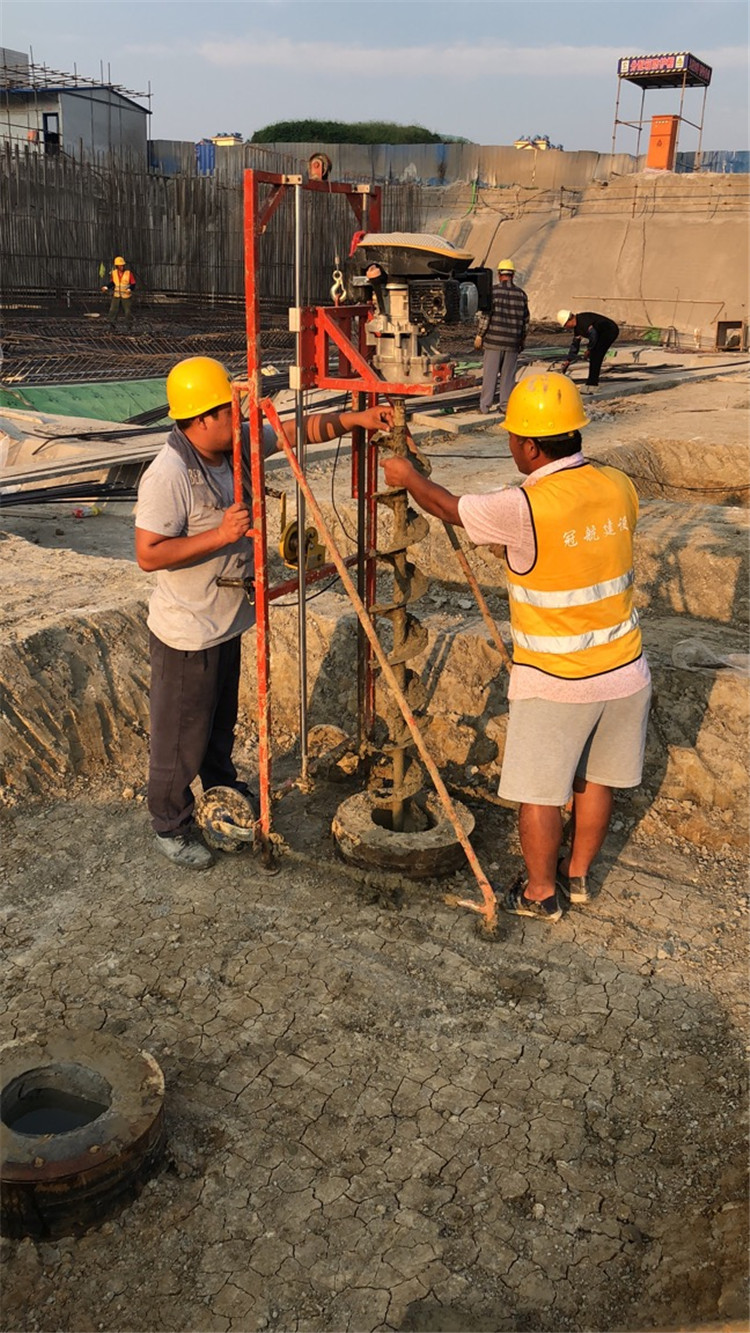 挖桩芯掏土机必备