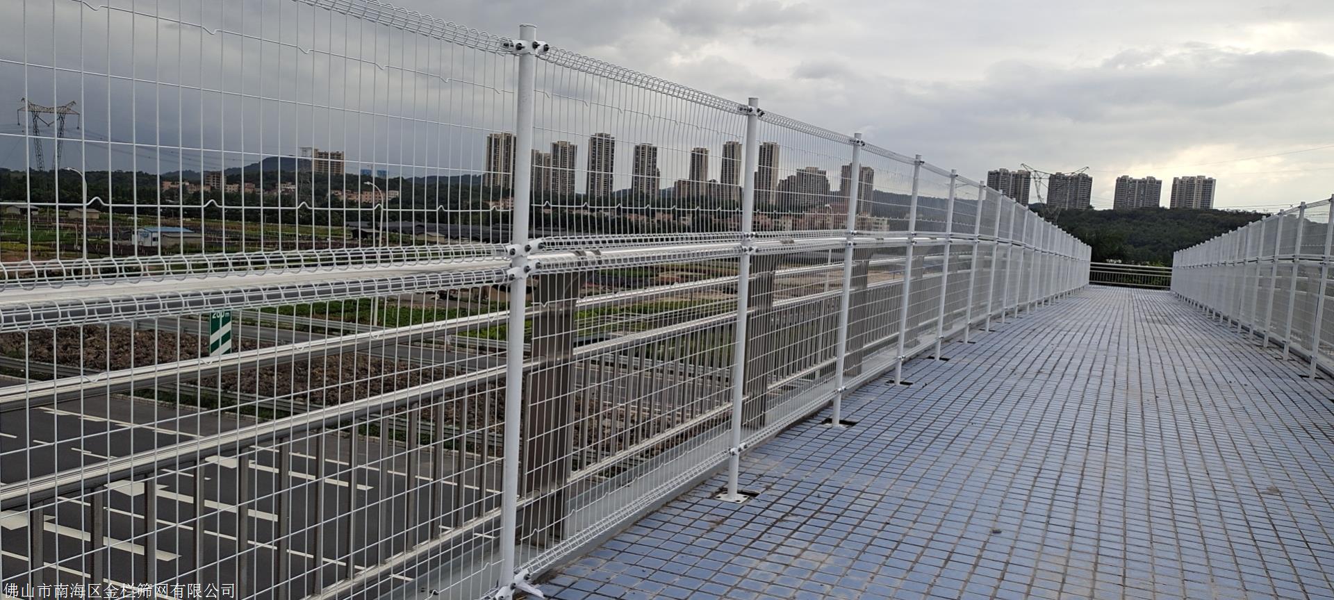 广东广州,丝网电焊网网片,公路铁路护栏,桥梁护栏网片,批量定做