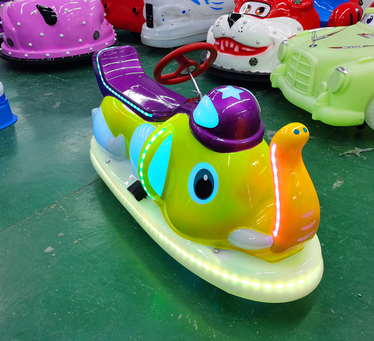 新款广场儿童电动亲子发光游乐碰碰车小象户外大型摆摊游乐设备