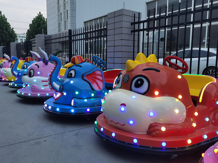 广场儿童租赁碰碰车电瓶碰撞车夜市摆摊亲子游乐车设备