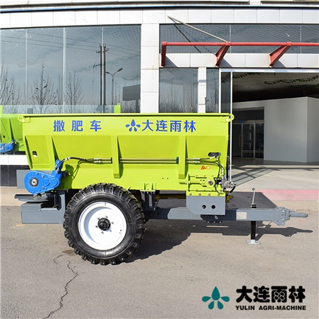 撒肥机大连雨林厂家供应 拖拉机带的撒粪车