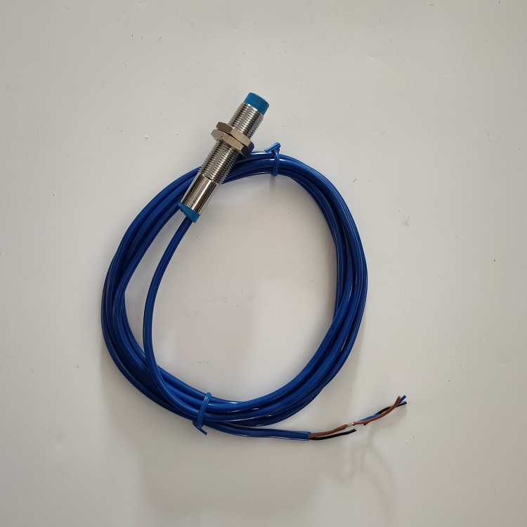 接近开关im12dina08l24v常开