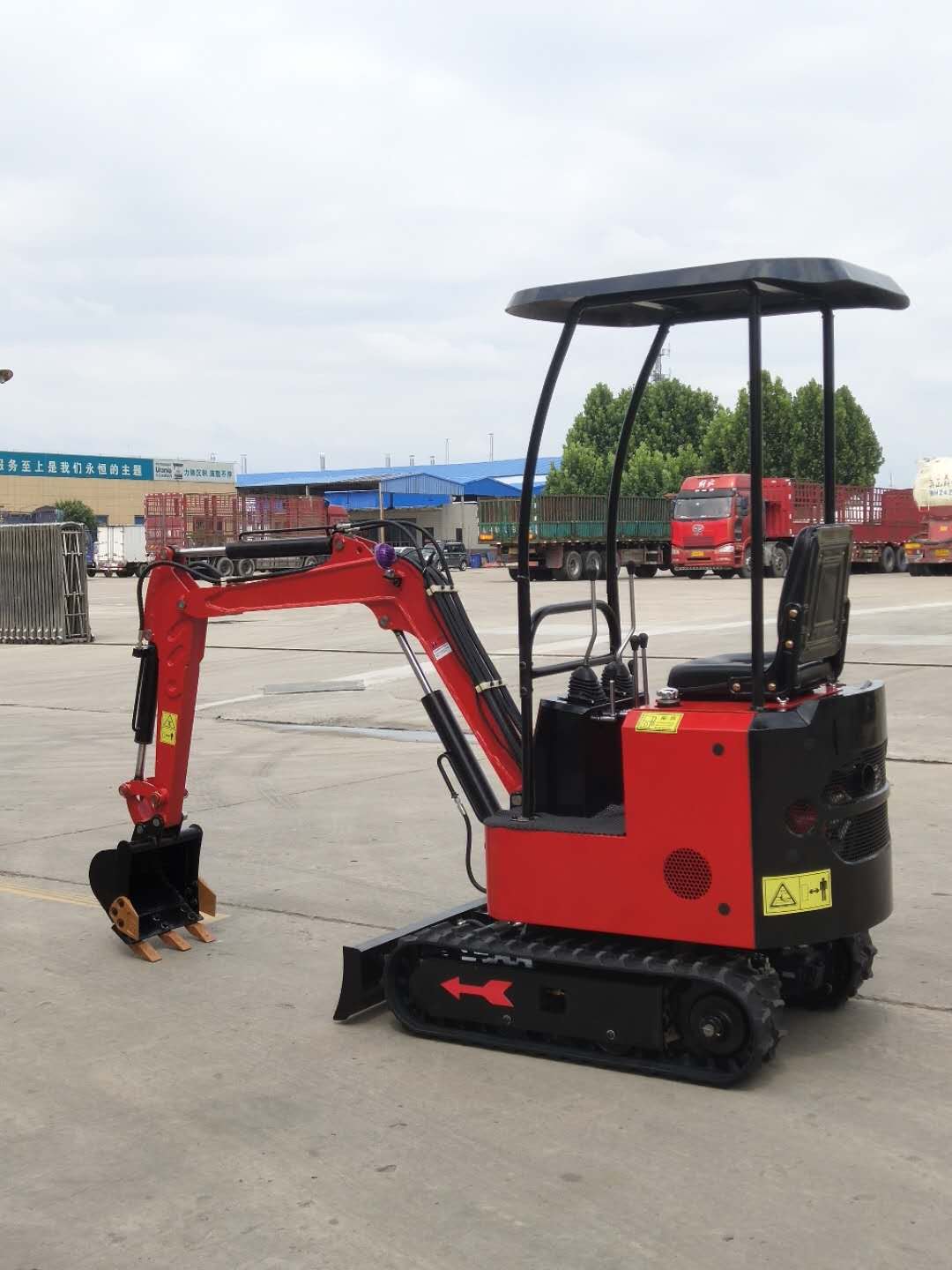 山东济宁杰瑞特10小型挖掘机松