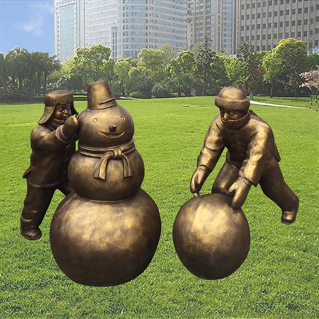 小孩堆雪人雕塑 儿童玩耍童趣主题雕塑