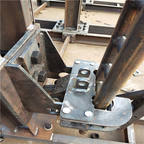 高层建筑全钢爬架附墙导座