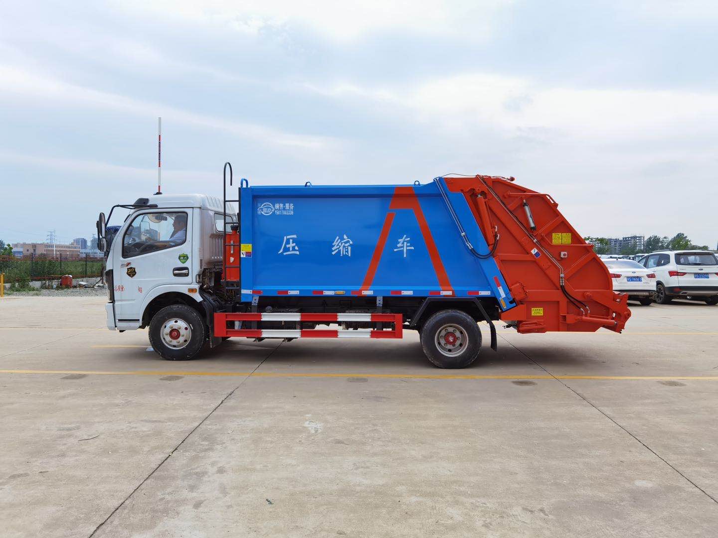 四川国六压缩垃圾车 8方东风多利卡压缩垃圾车 垃圾清运处理车