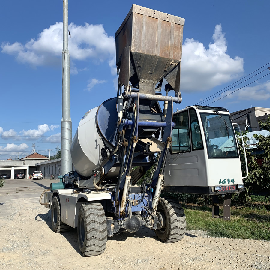 上思2200型小行混凝土自动搅拌车鲁樽装载机搅拌车一体