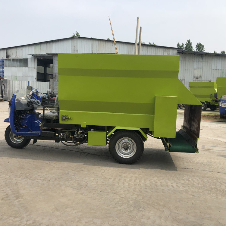 螺旋上料撒料车大型设备电动搅拌撒料车