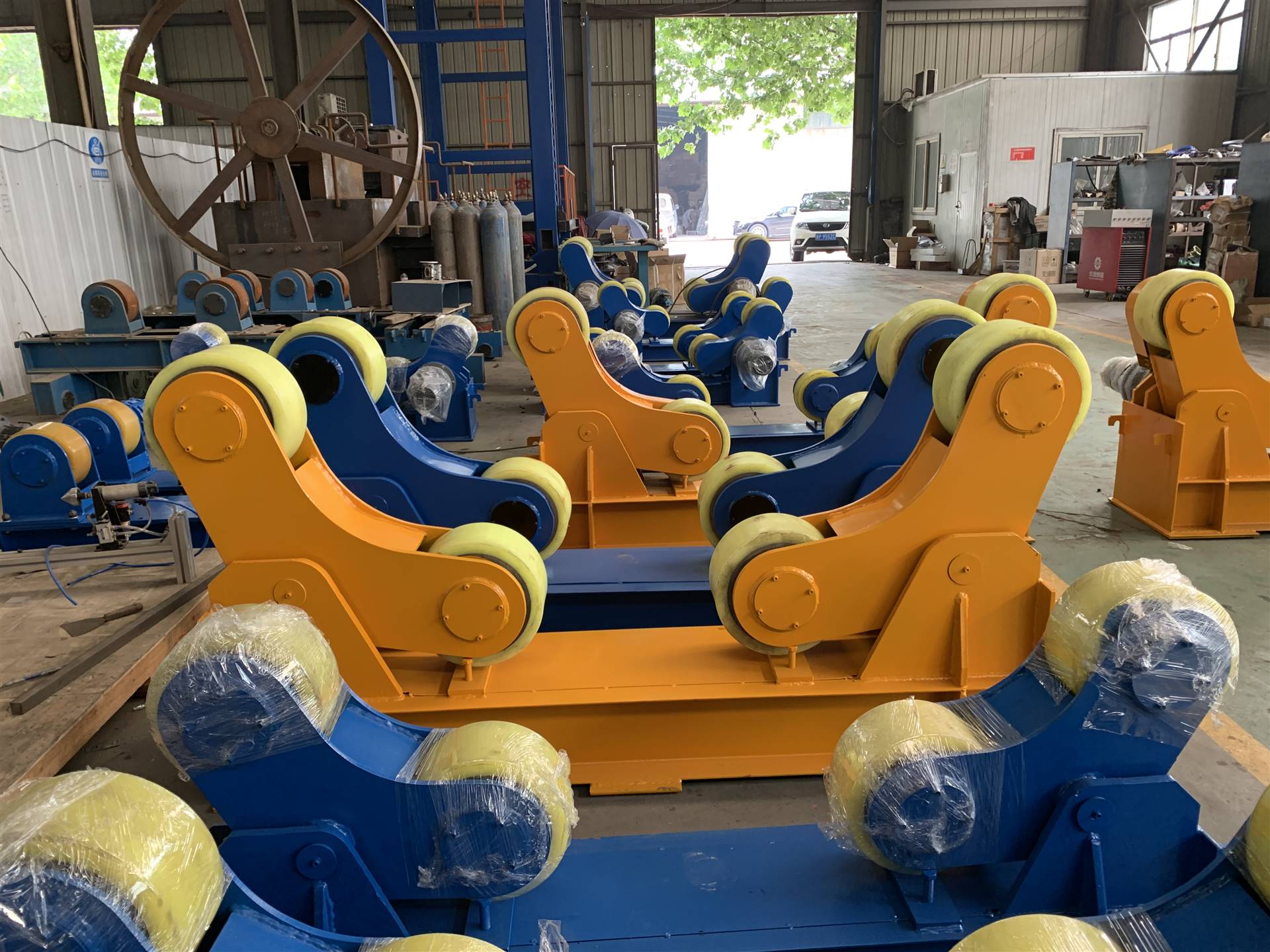 30吨自调式焊接滚轮架 滚轮架 小型滚轮架 行走式滚轮