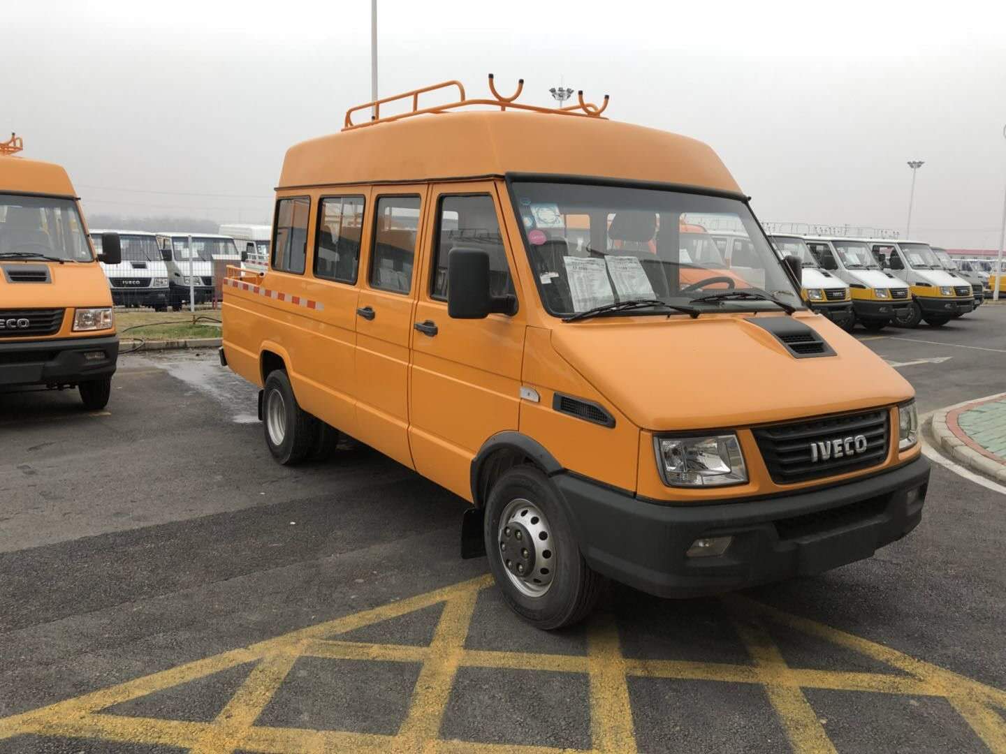 依维柯工程车 5座工程车 7座绿化养护工程车 9座蓝牌带斗电力工程