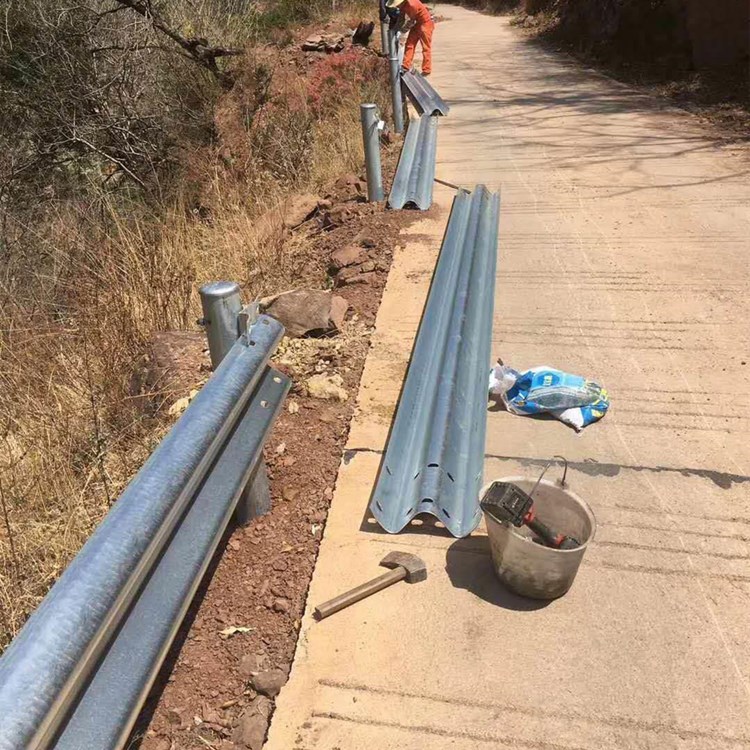 乡村公路波形梁护栏 福安护栏板-防阻块多少一米 鑫妍金属