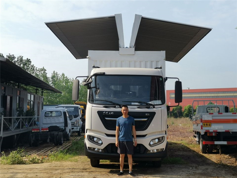 东风飞翼车集装箱厂家价格