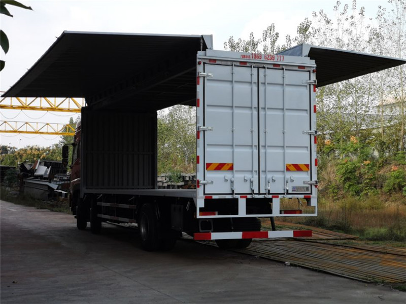 湖北虹昌达再接16台东风天龙9米6飞翼车批量订单