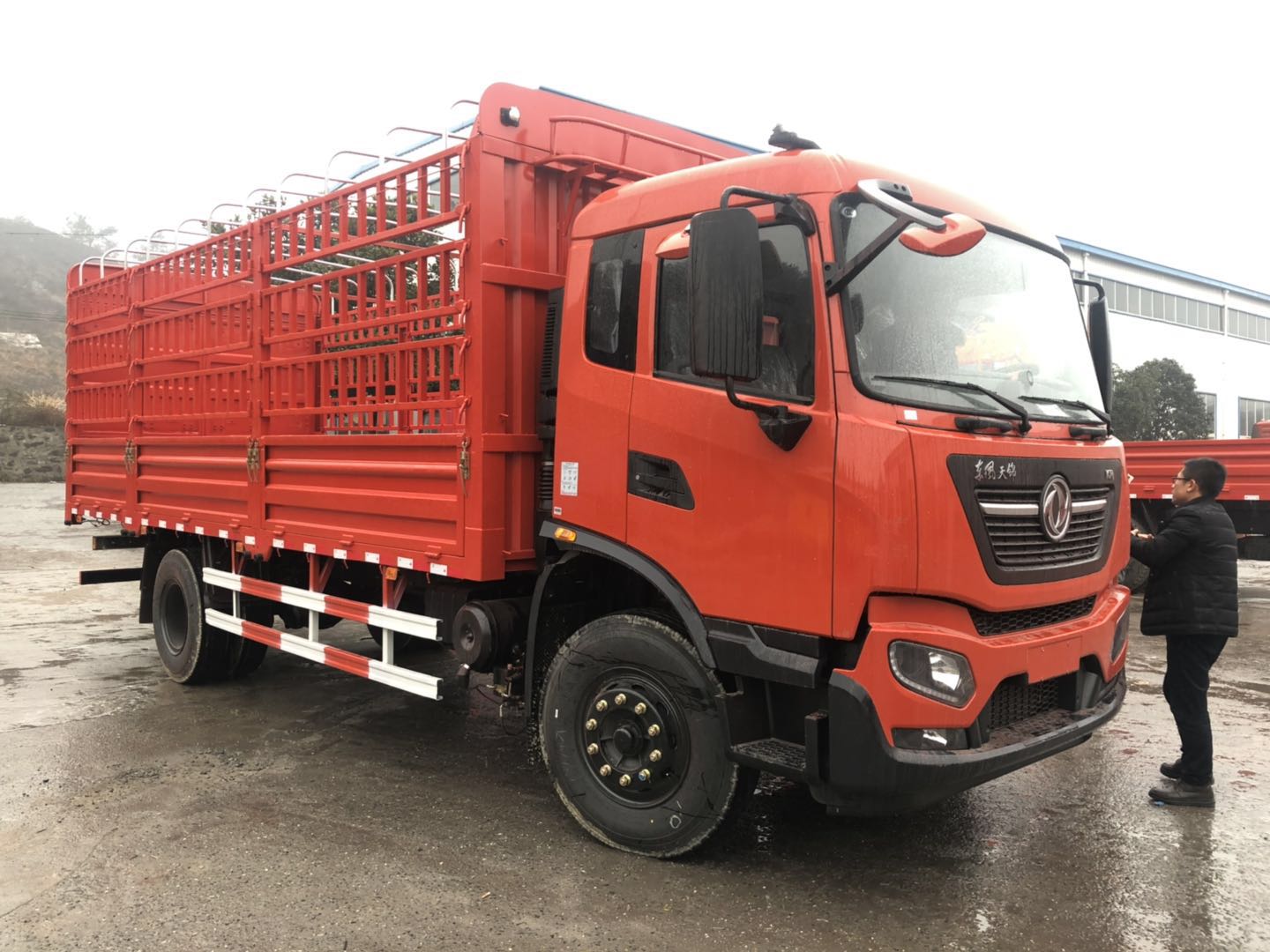 东风天锦kr6.2米厢式货车多少钱-天锦kr180高顶厢式货车 报价