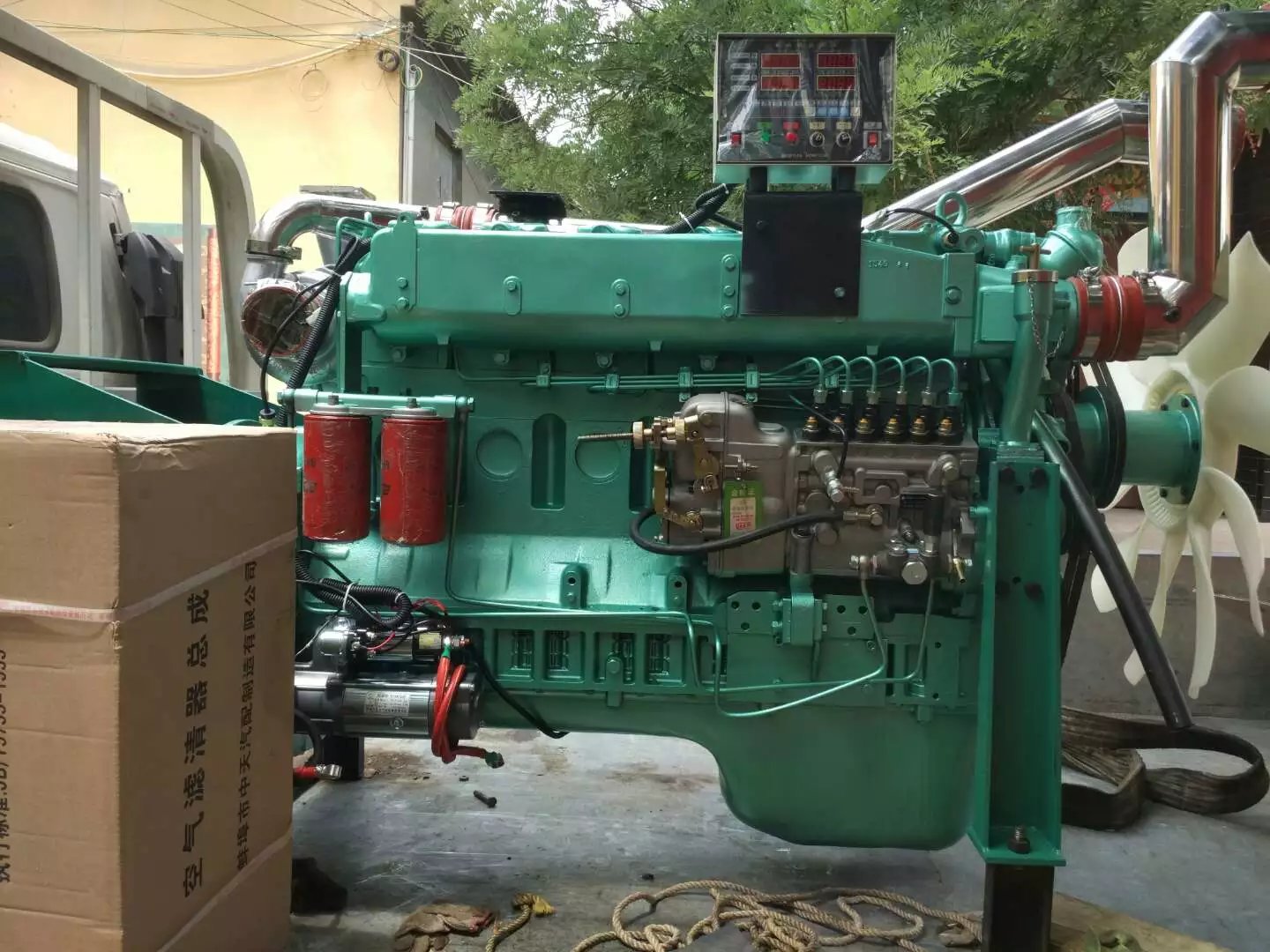 莱动490柴油发动机  曲柄连杆机构,配气机构和燃油供给是柴油机的三大