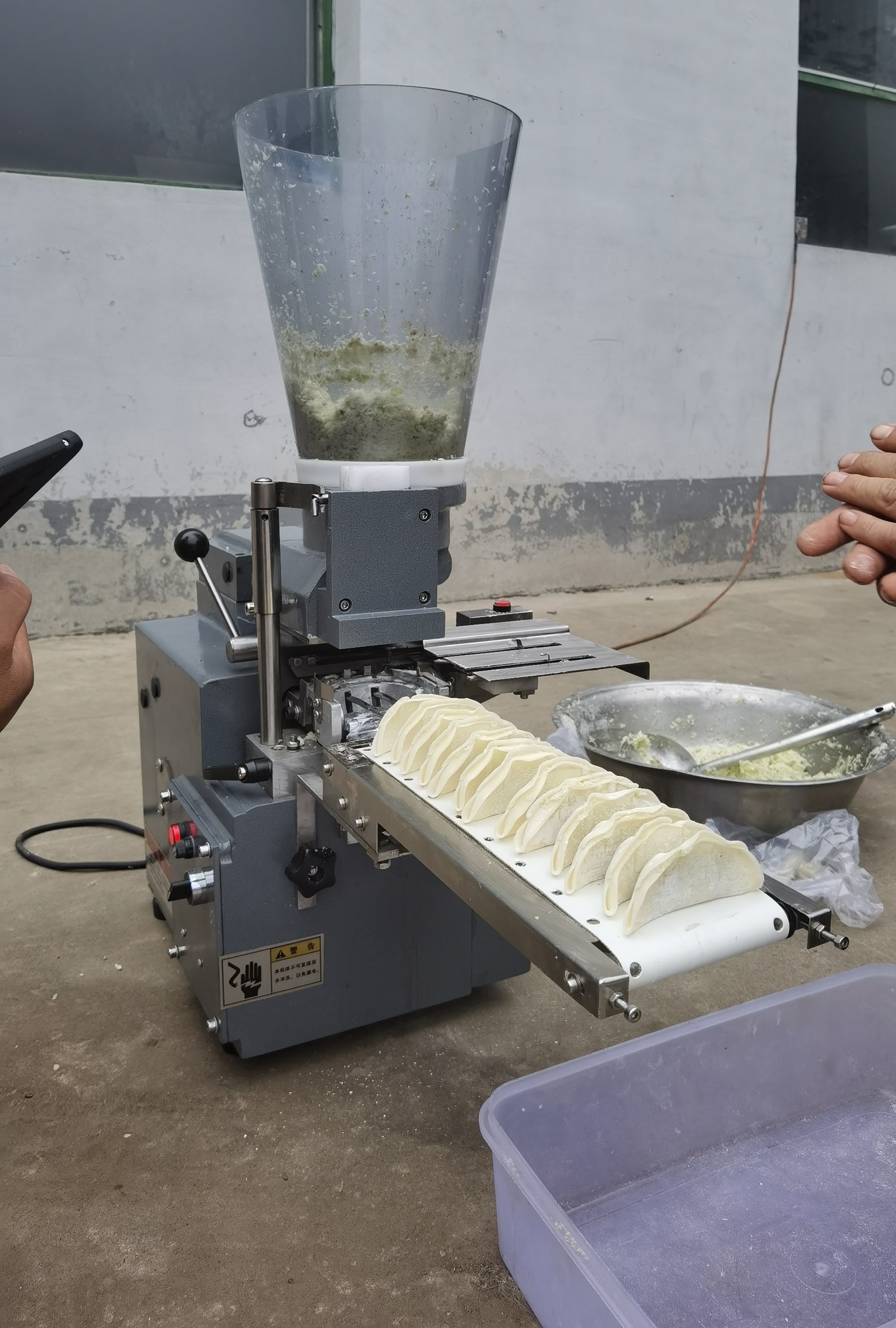 仿手工煎饺机 日式煎饺机 煎饺机厂家 定制煎饺机 蒸饺机