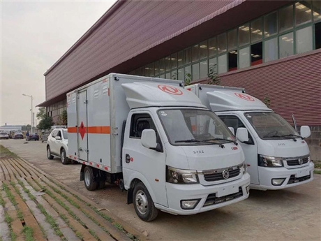 蓝牌二氧化碳气瓶运输车配置