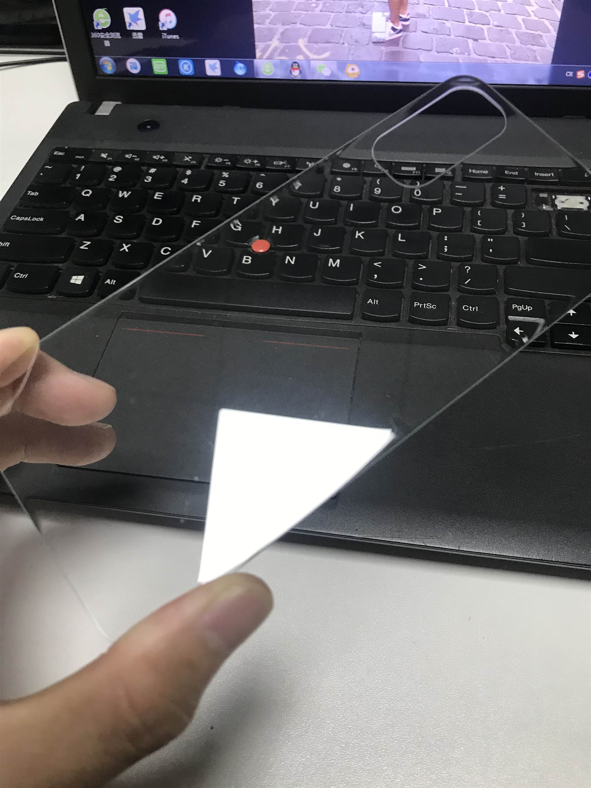 健鸿电子科技 玻璃减薄 0.15mm0.1mm二强白片 手机盖板加工薄化