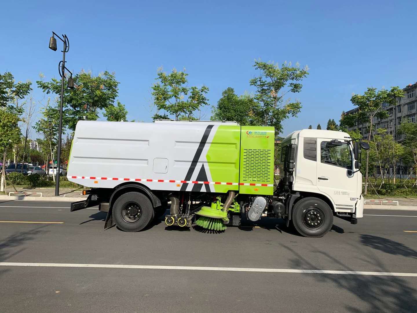 大型道路吸尘车 可吸10mm石头