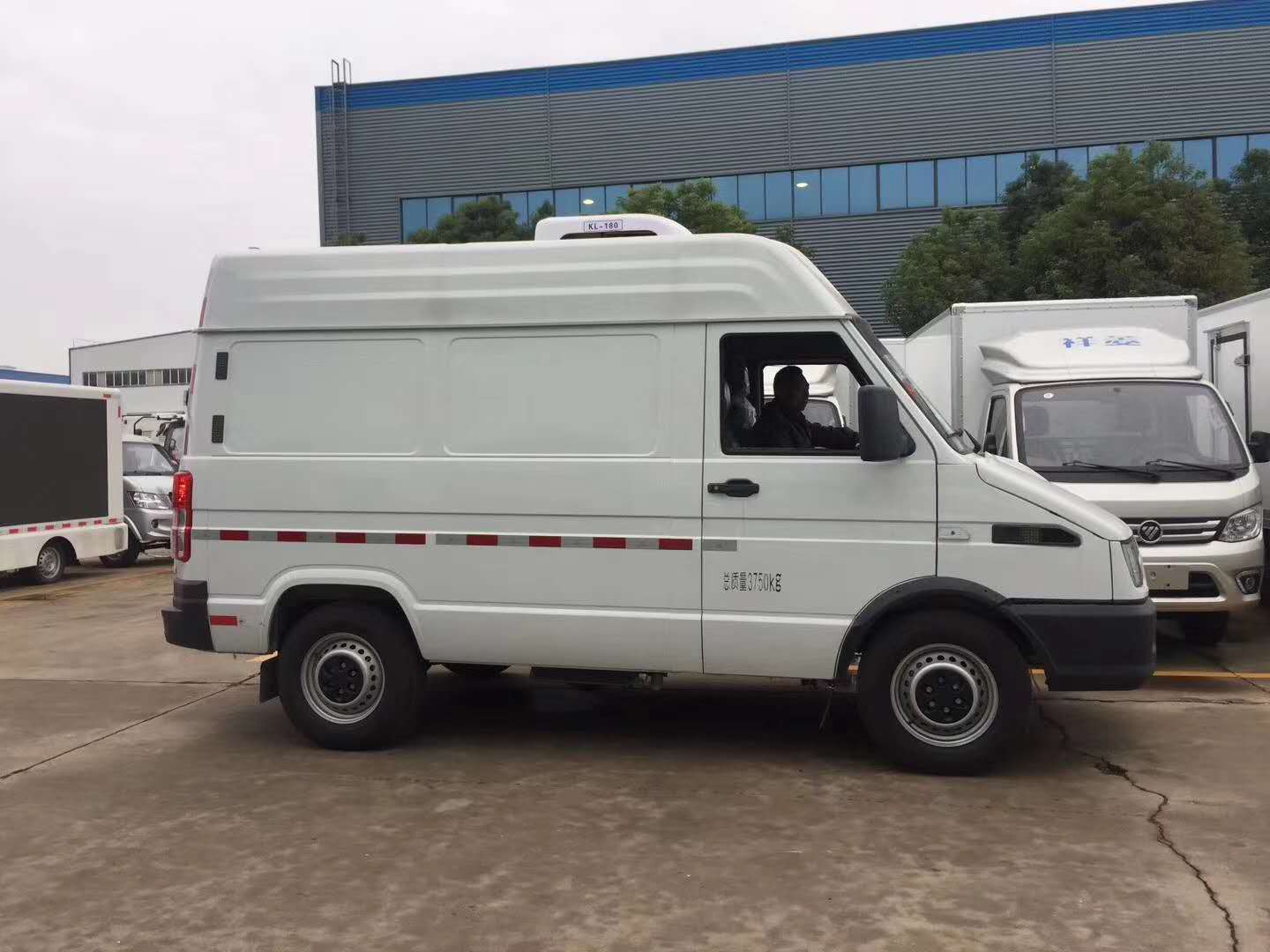 藍牌冷藏車 依維柯麵包冷藏車 藍牌冷藏車 冷鏈冷藏車