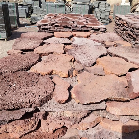 公司供应汗蒸房用火山石板材红色火山石板工程火山石板材蘑菇云型号