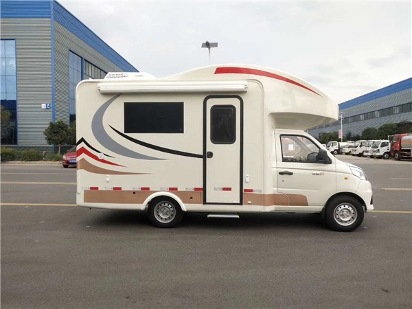 移动理发房车图片