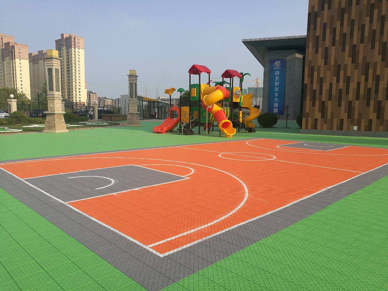 悬浮拼装地板生产厂家 体育场所悬浮地板 幼儿园地板