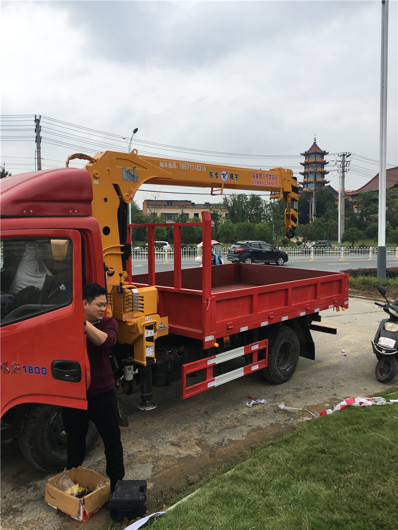 3吨随车吊 时风蓝牌3吨随车吊厂家直销