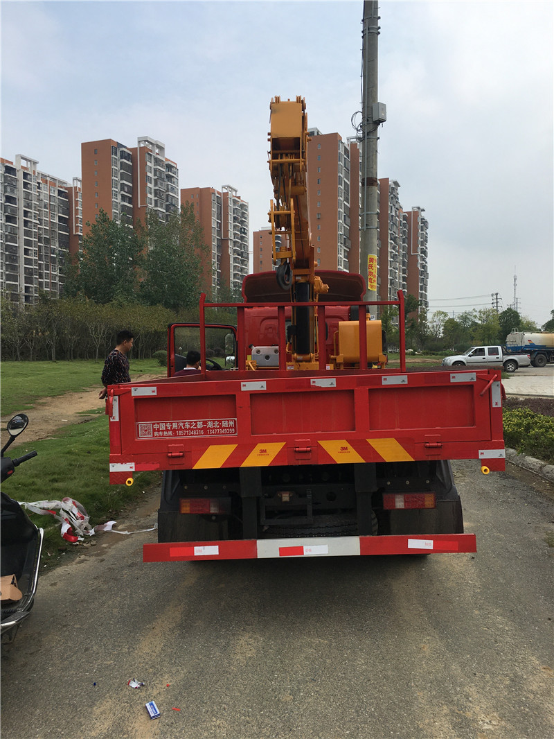 3吨随车吊 时风蓝牌3吨随车吊厂家直销