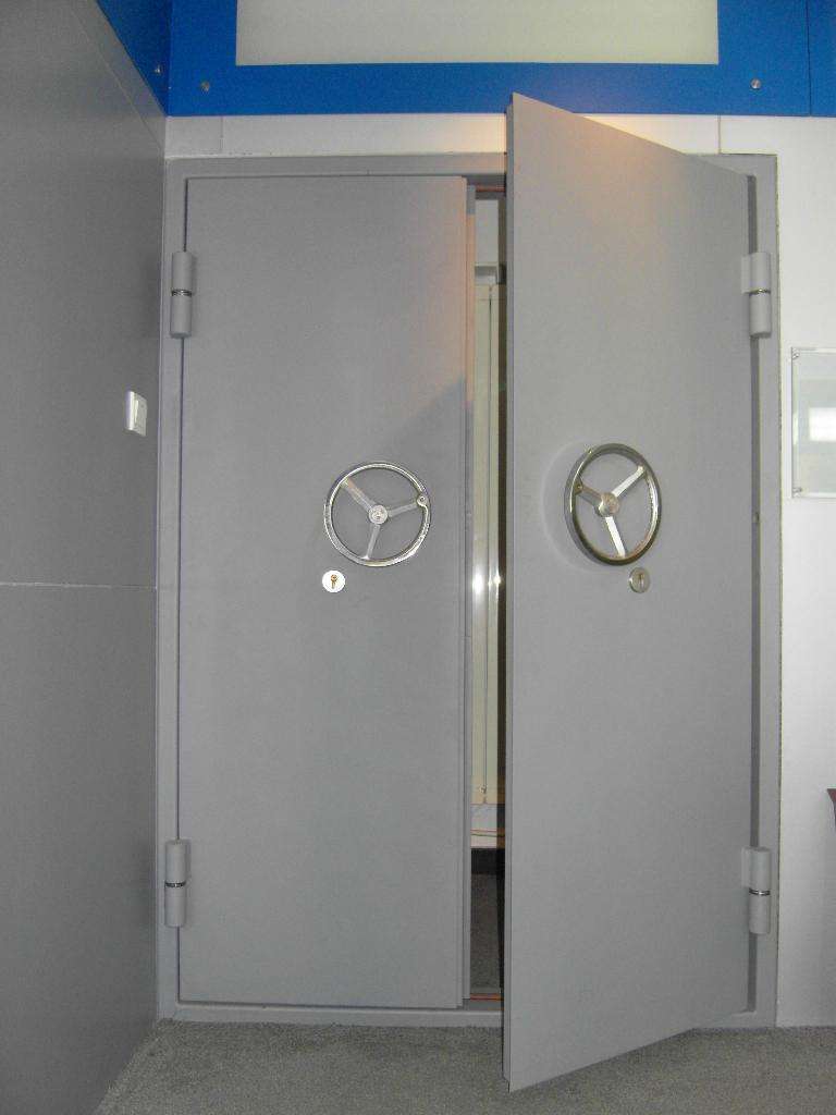 河北华日门业供应泄爆门