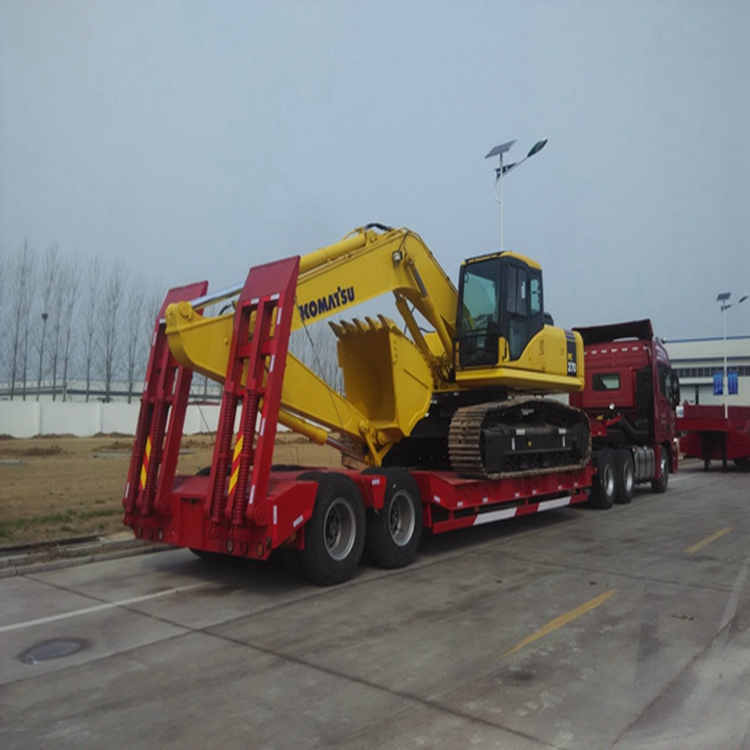 12米挖掘机拖板车 单节液压爬梯式低平板价格