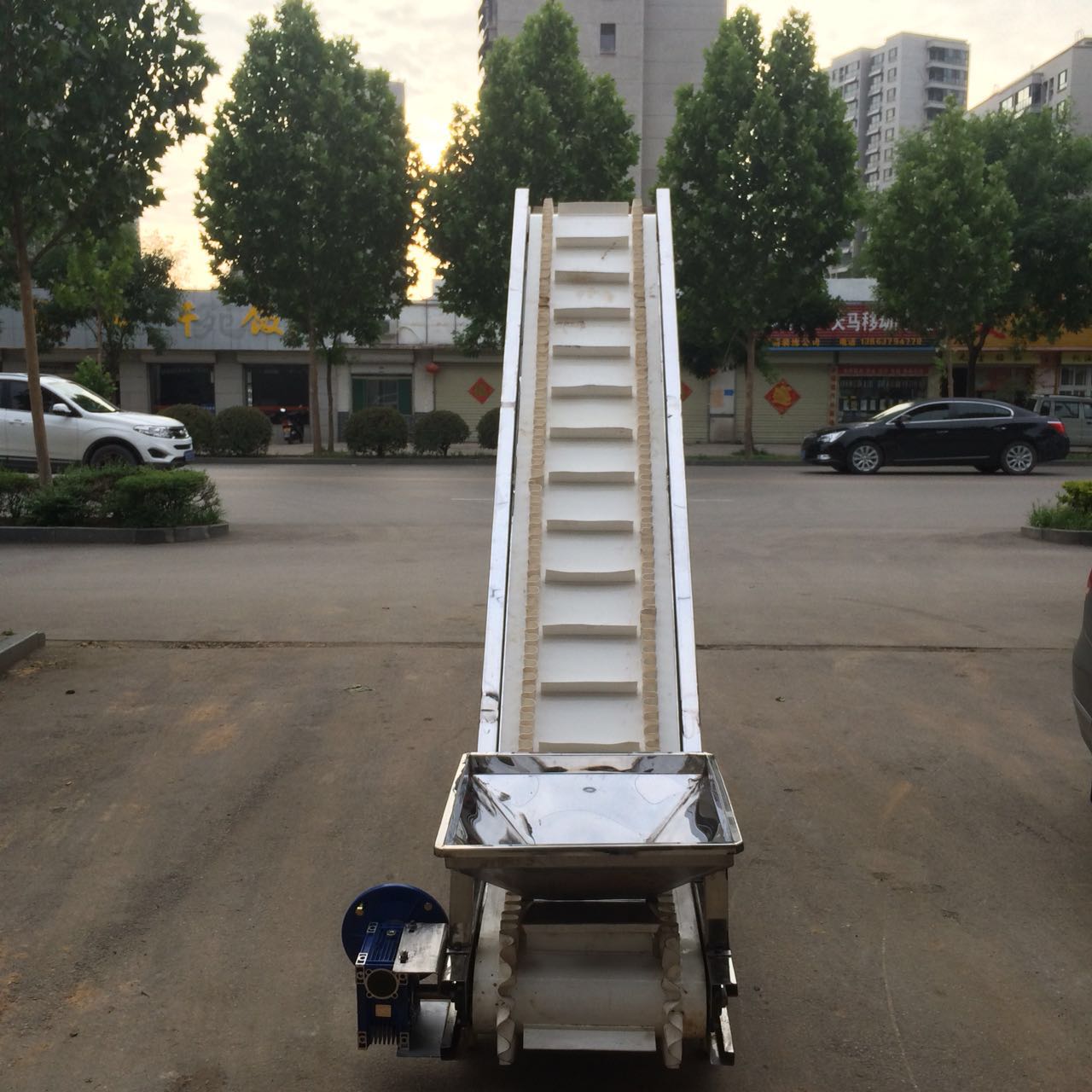 泥土渣土皮带输送机xwzf6米长两侧加档边咸菜皮带机