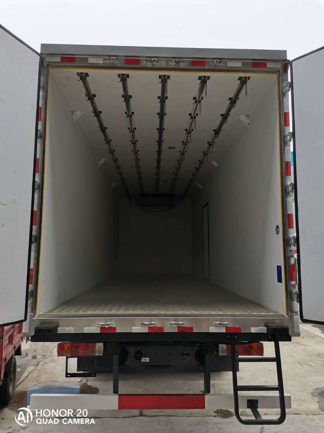 东风天锦kr肉钩冷藏车 冷藏车厂家