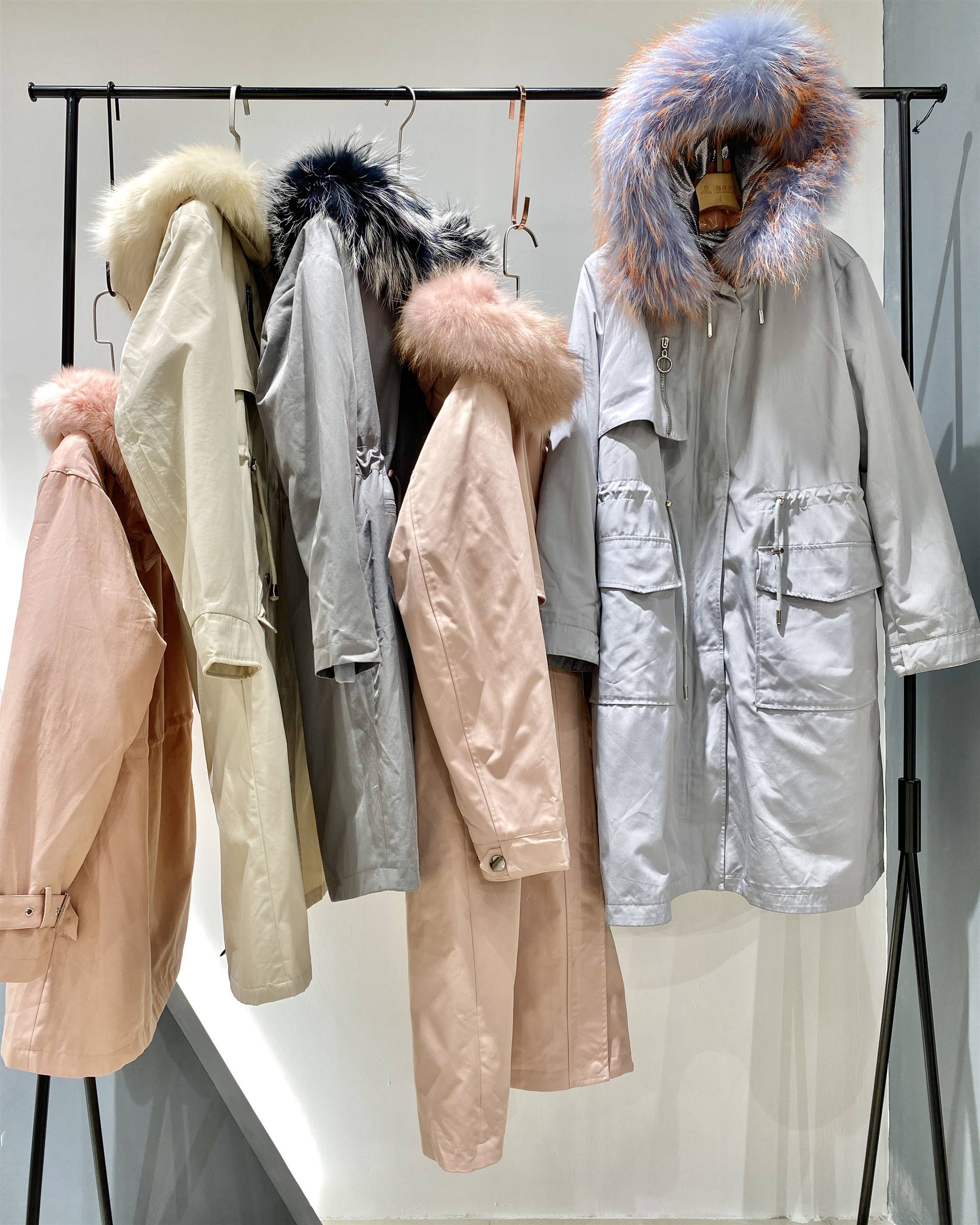 大山羽绒服 派克服 黑龙江服装货源 哈尔滨服装货源 辽宁服装货源