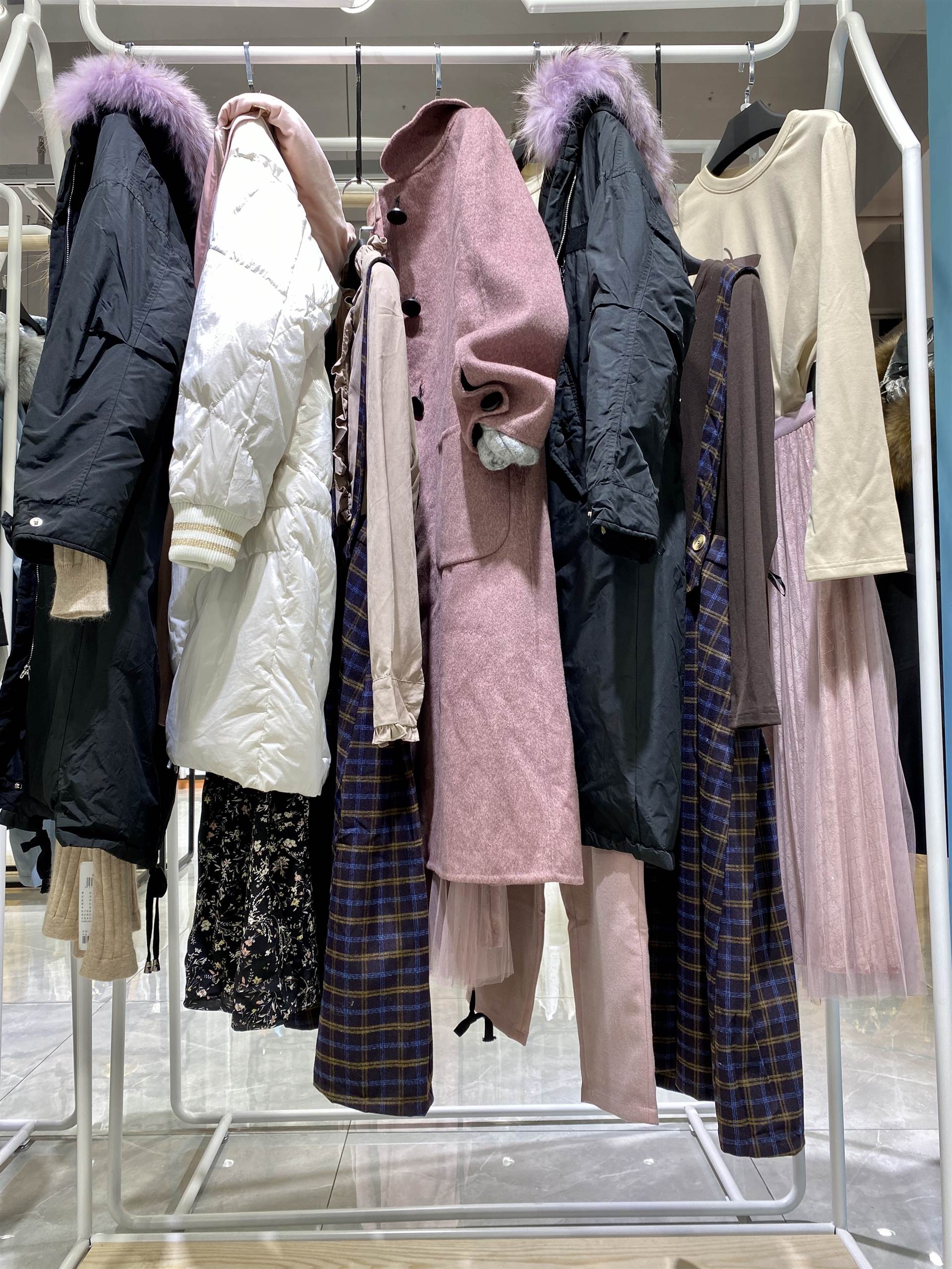 曼娅奴2020秋冬京东新款上新 品牌折扣店货源女装批发 淘宝潮流