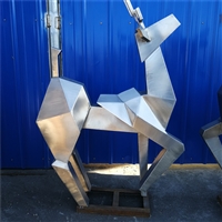 不锈钢梅花鹿雕塑，几何切面小鹿雕塑