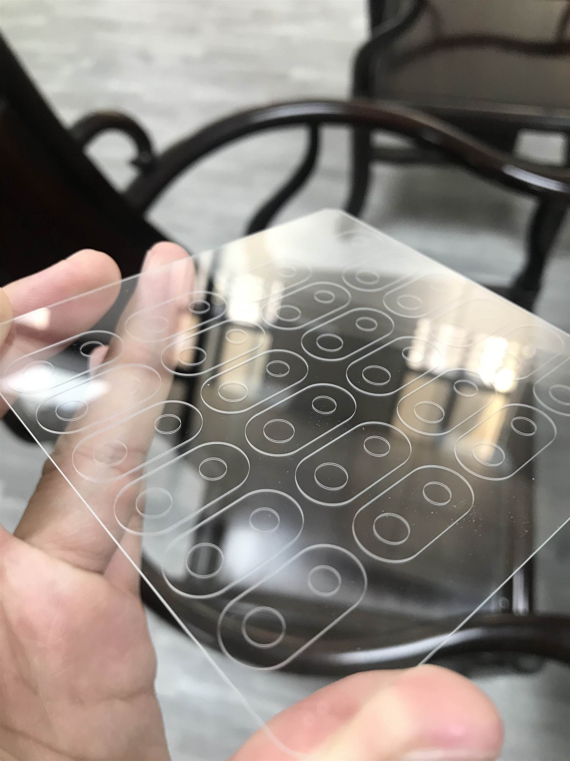 生产手机后盖的厂家玻璃激光切割激光切割玻璃健鸿电子