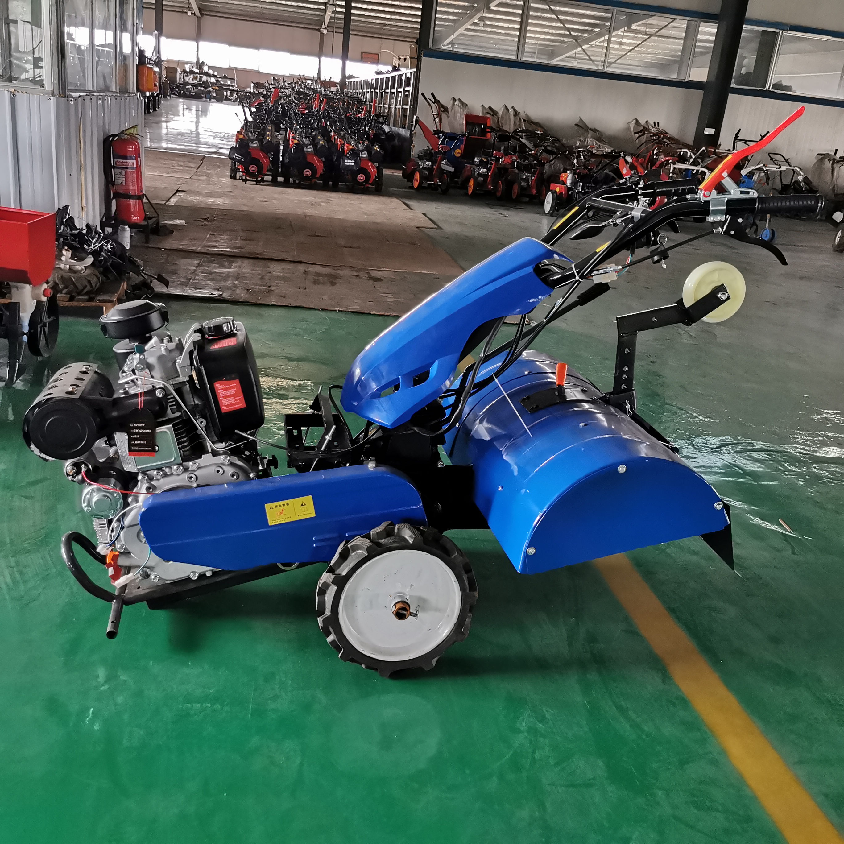 多功能微耕机 四驱田园管理机 开沟机销售 两驱微耕机 小型农机