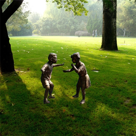 小孩捉迷藏雕塑，儿童玩耍童趣雕塑