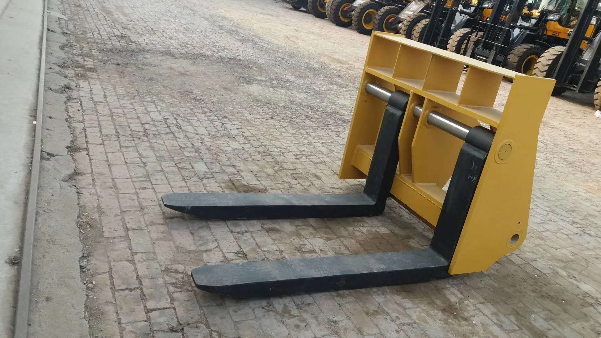 装载机改装货叉挡货架加叉车叉子一机多用铲车价格cy