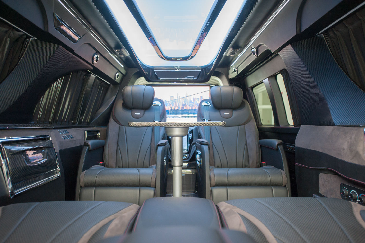 5,超一般旅行车在我看来宽大车身所赐,gmc拥有非常宽敞和内部空间,故