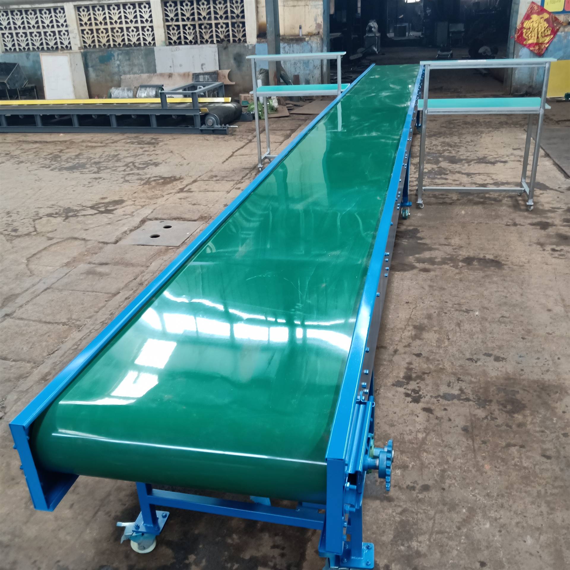 瑞铭黑色橡胶皮带机tgff火车站汽车站行李箱皮带机